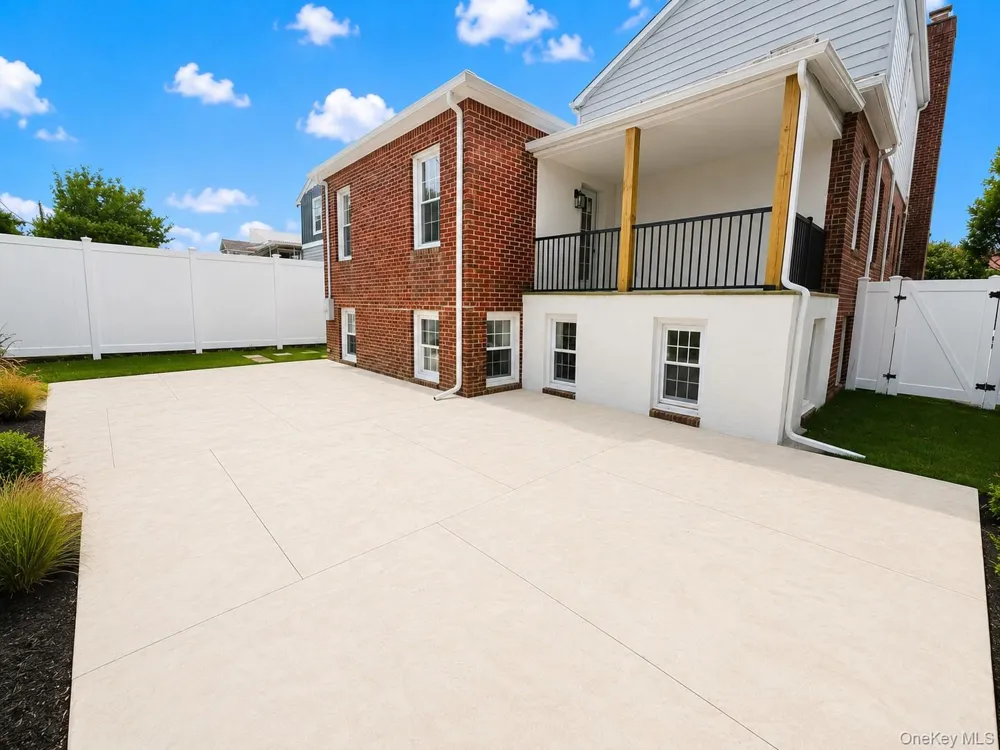 449 W Beech Street Long Beach, NY 11561