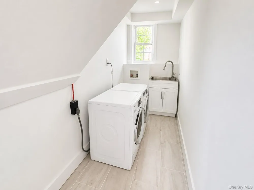 449 W Beech Street Long Beach, NY 11561