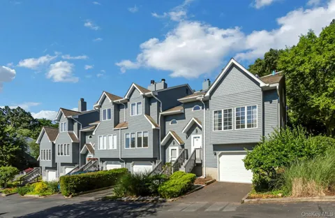 8 Village Gate Way #8