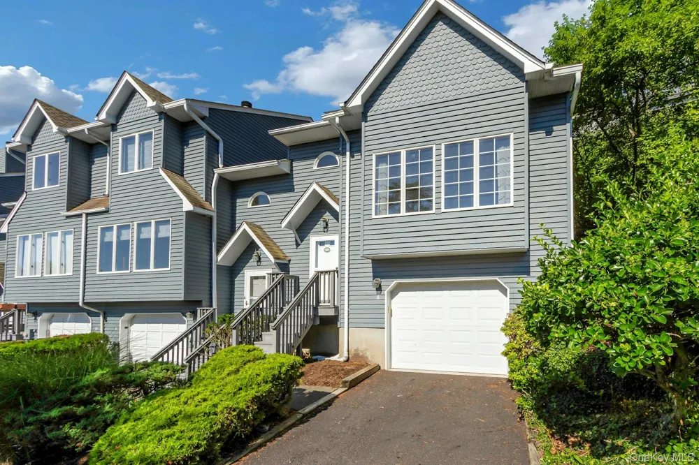8 Village Gate Way #8 Nyack, NY 10960
