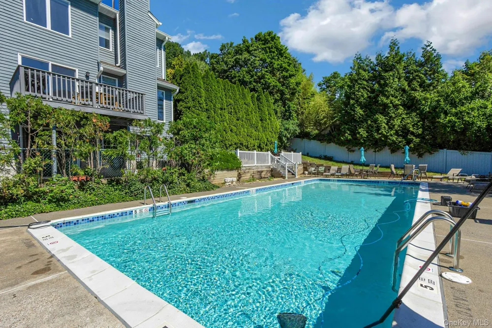 8 Village Gate Way #8 Nyack, NY 10960