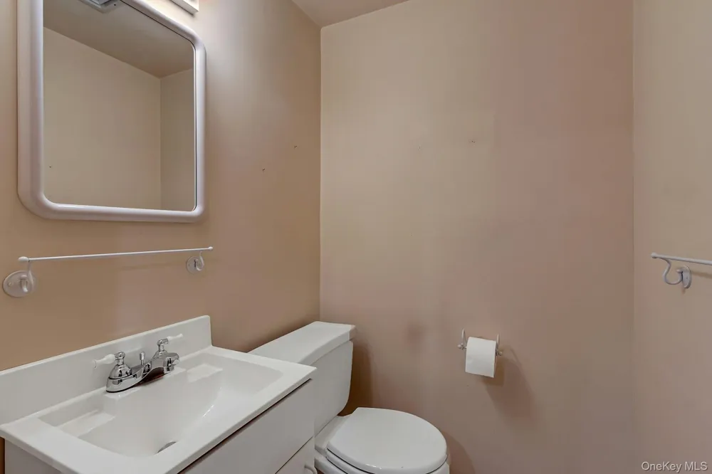 8 Village Gate Way #8 Nyack, NY 10960