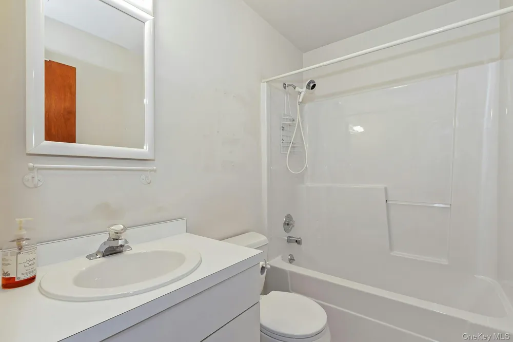 8 Village Gate Way #8 Nyack, NY 10960