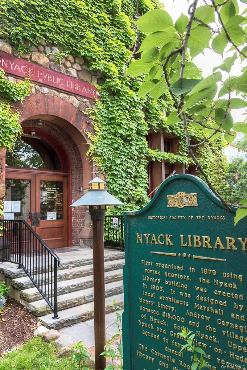 8 Village Gate Way #8 Nyack, NY 10960