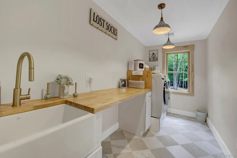 301 Old Mill Road Saint James, NY 11780