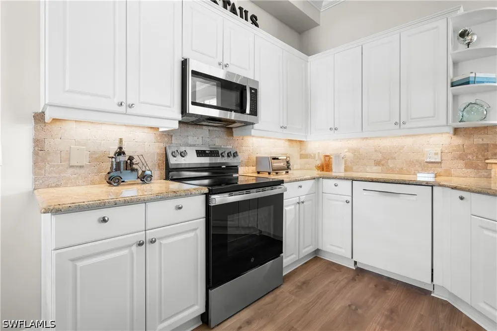 Clermont Drive #F403 Naples, FL 34109