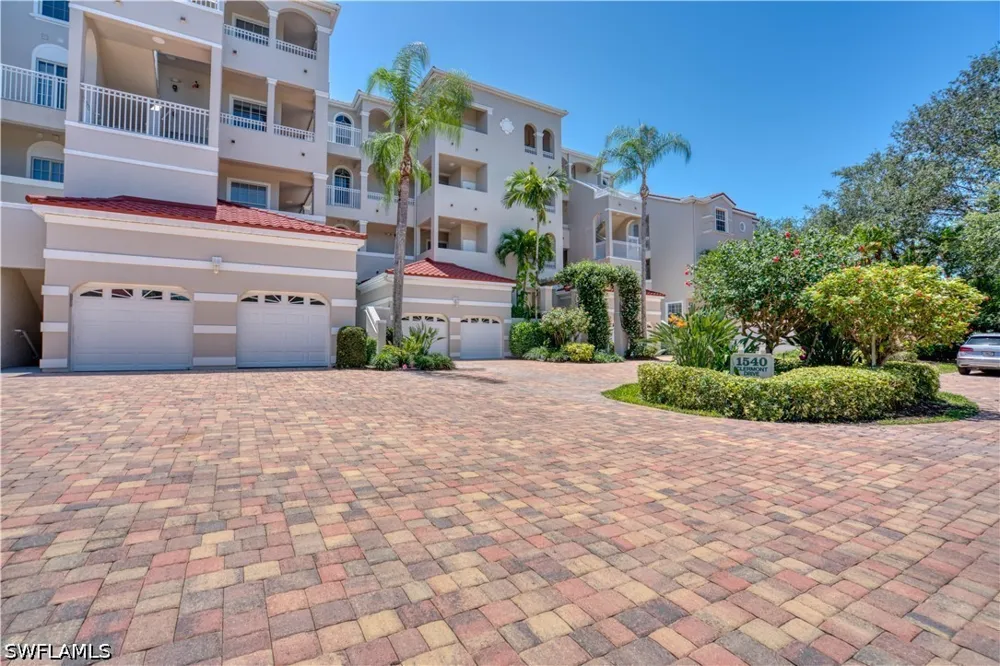 Clermont Drive #F403 Naples, FL 34109