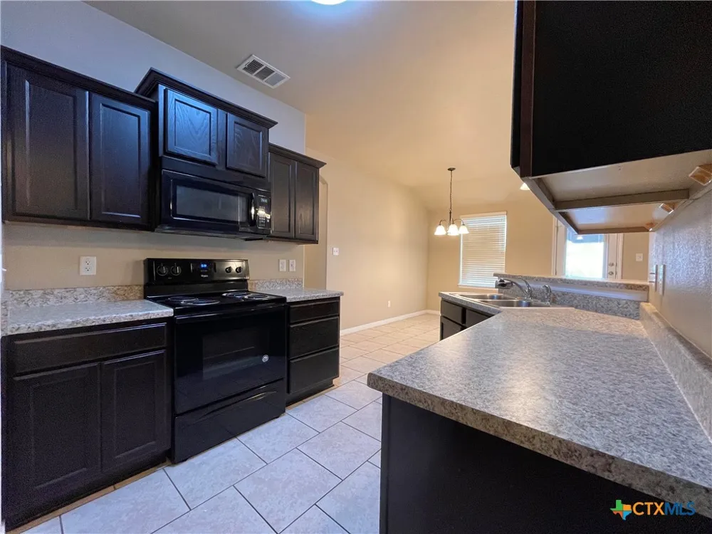 1306 Vanguard Lane Killeen, TX 76549