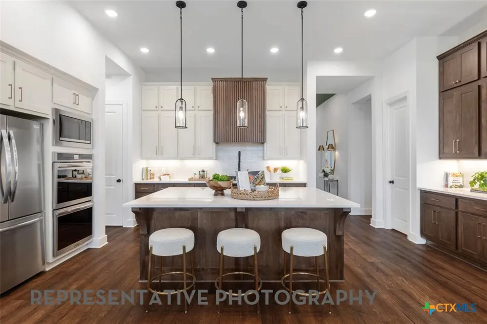 112 Post Oak Castroville, TX 78009