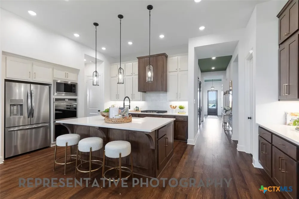 112 Post Oak Castroville, TX 78009