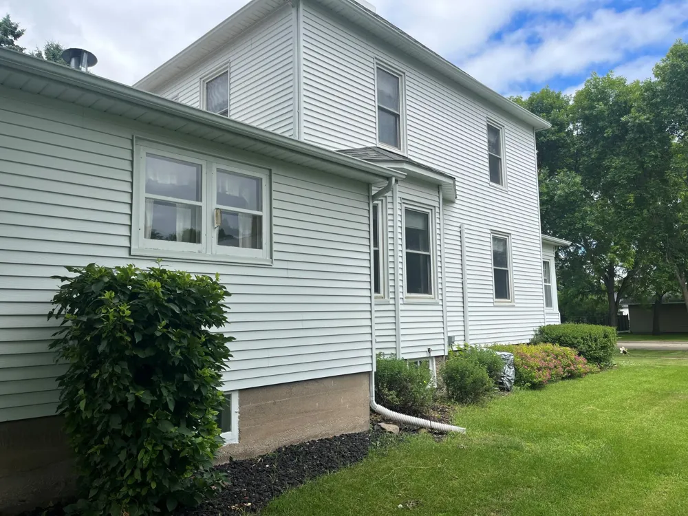 408 1st Avenue SW Hankinson, ND 58041