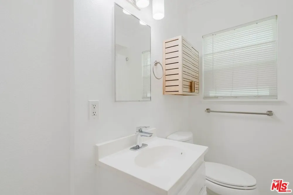 3622 Kalsman Drive #2 Los Angeles, CA 90016