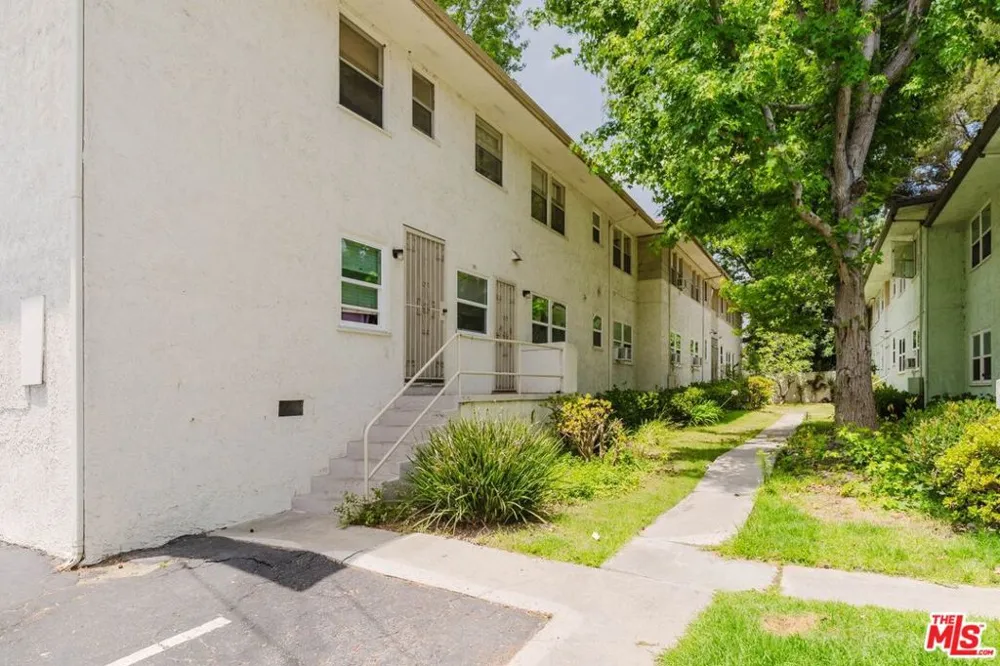 3622 Kalsman Drive #2 Los Angeles, CA 90016