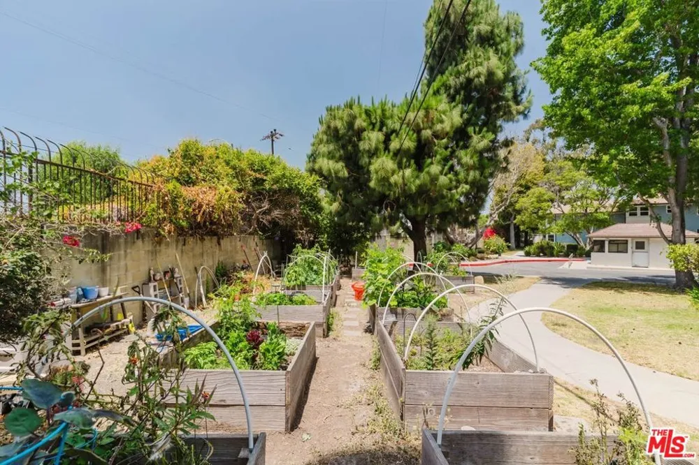 3622 Kalsman Drive #2 Los Angeles, CA 90016