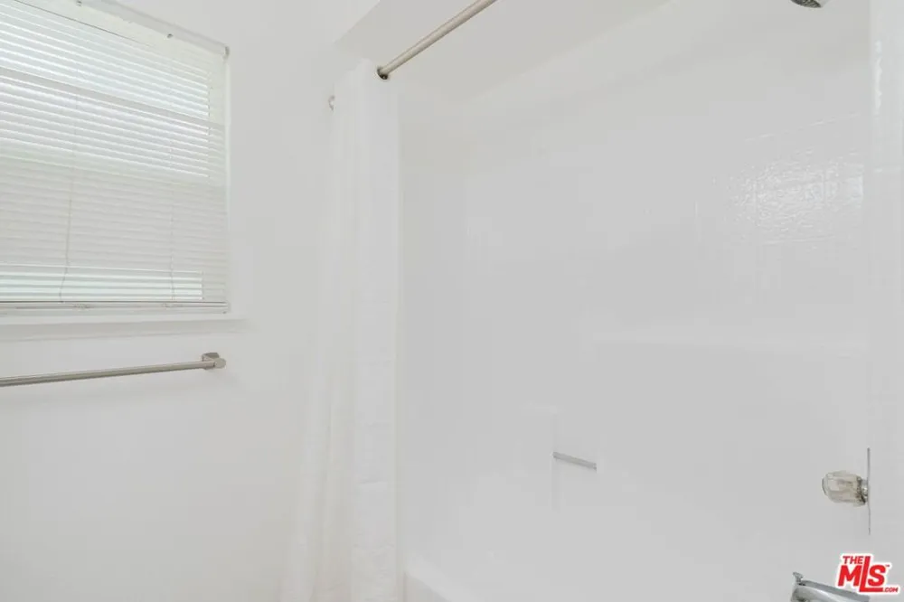3622 Kalsman Drive #2 Los Angeles, CA 90016