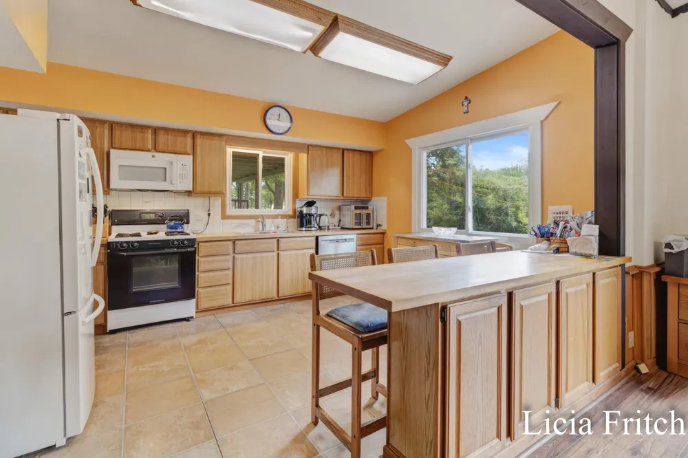 9016 E M 20 Newfield Township, MI 49421