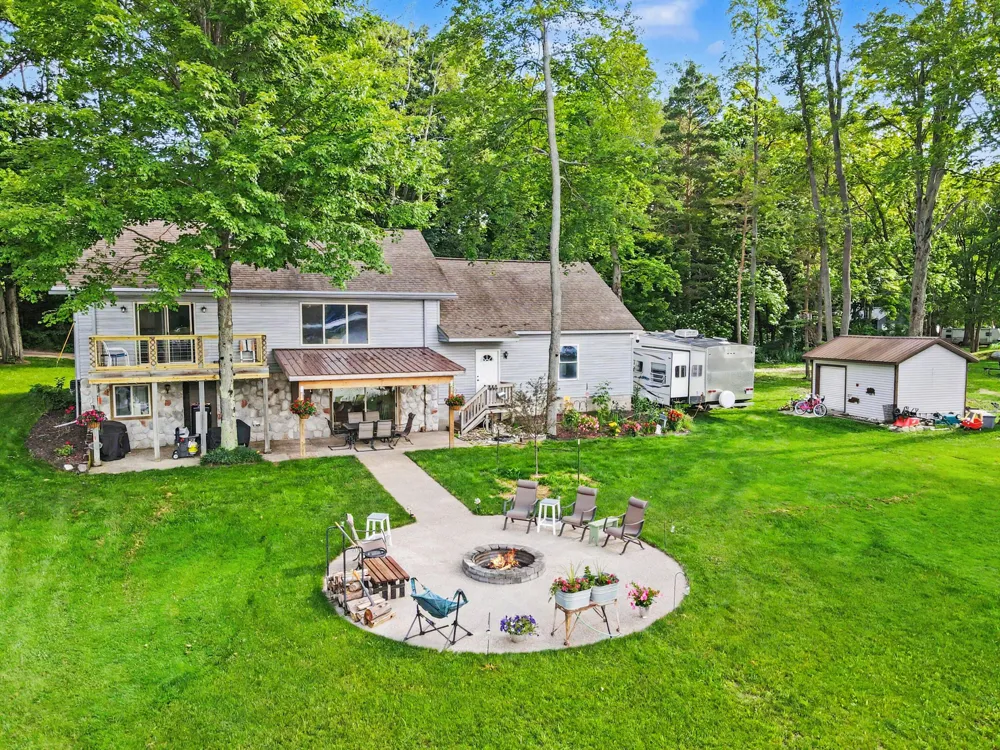9039 E Ensign Court Newfield Township, MI 49421