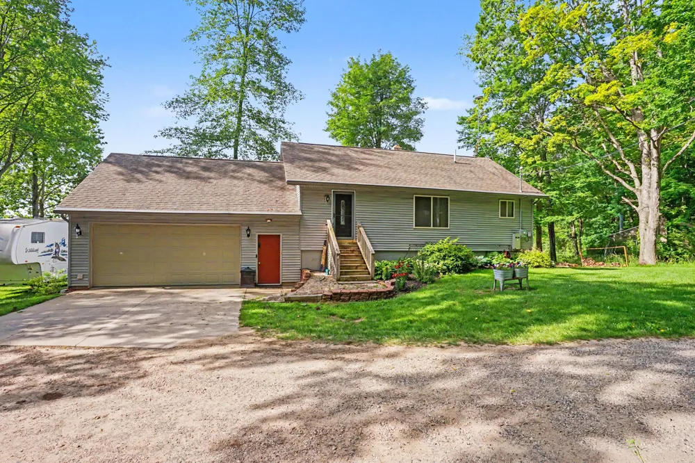 9039 E Ensign Court Newfield Township, MI 49421