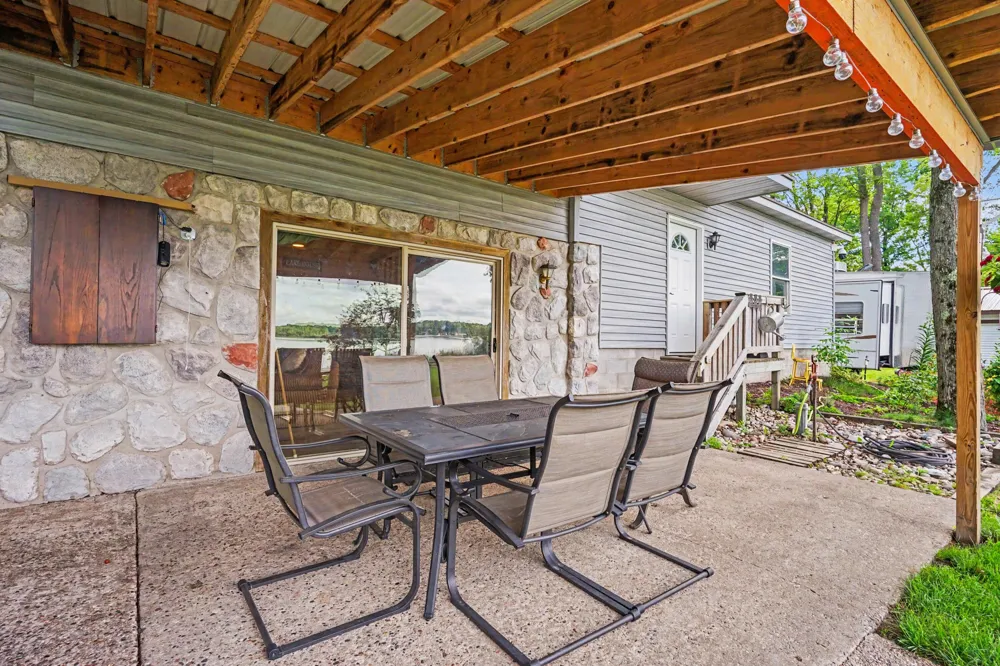 9039 E Ensign Court Newfield Township, MI 49421