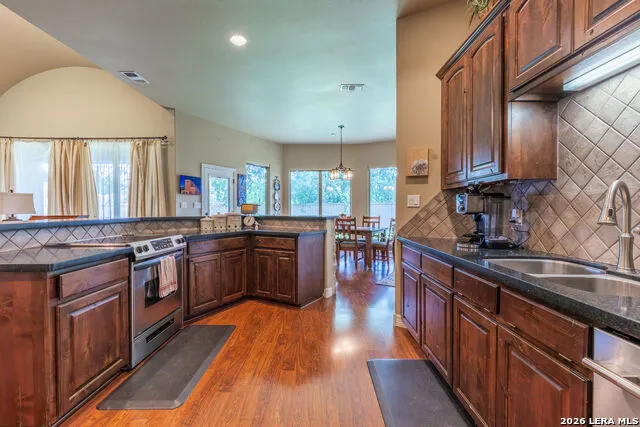 110 SANDPIPER LN McQueeney, TX 78123