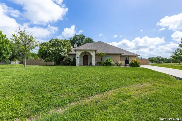 110 SANDPIPER LN McQueeney, TX 78123