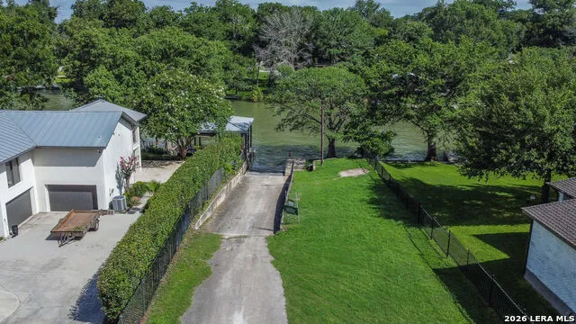 110 SANDPIPER LN McQueeney, TX 78123