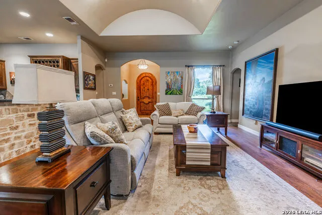 110 SANDPIPER LN McQueeney, TX 78123
