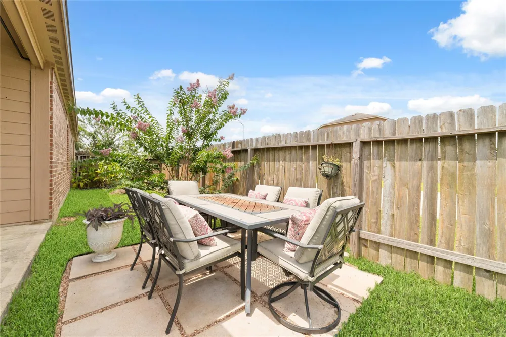 12054 Fairquarter Lane Pinehurst, TX 77362