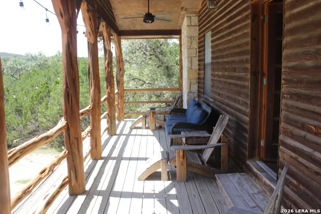 896 Old Rocksprings Road Leakey, TX 78873