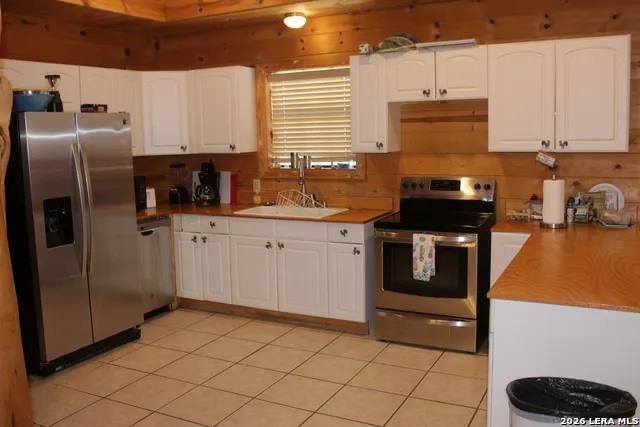 896 Old Rocksprings Road Leakey, TX 78873
