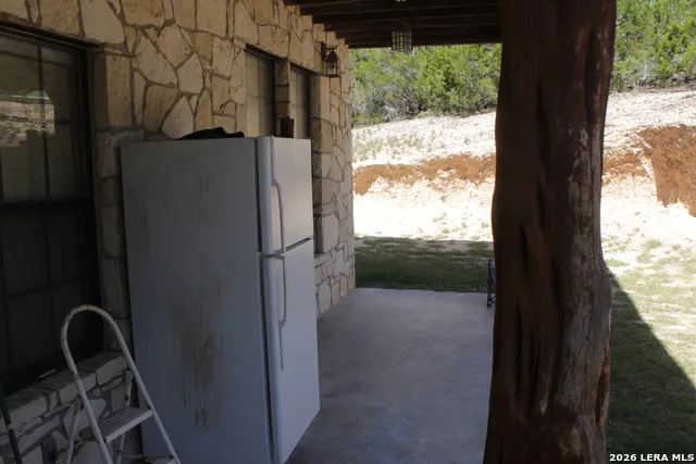896 Old Rocksprings Road Leakey, TX 78873