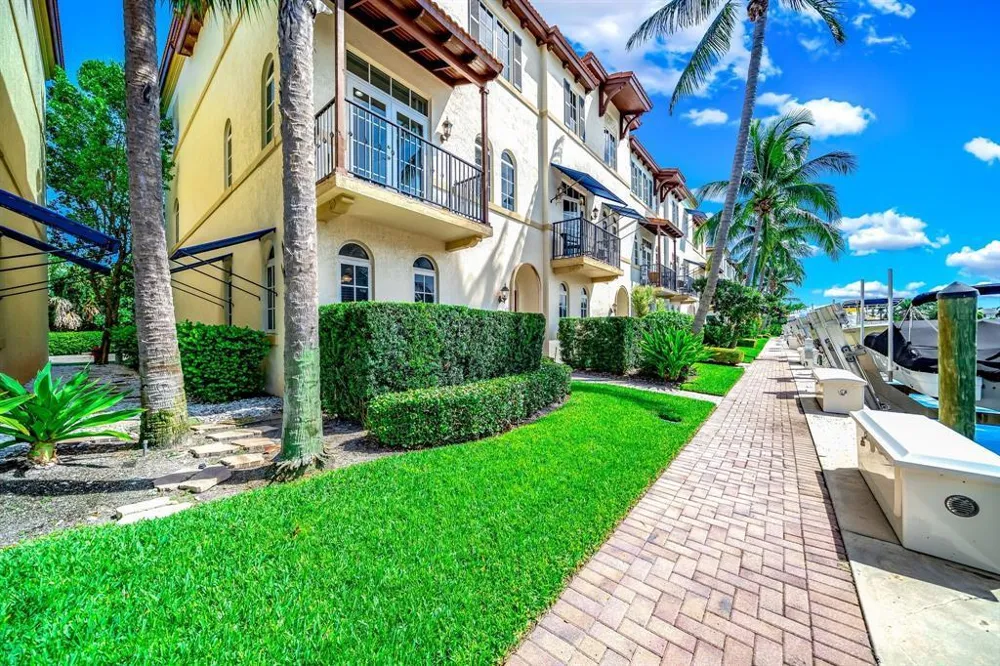 824 Virginia Garden Drive Boynton Beach, FL 33435