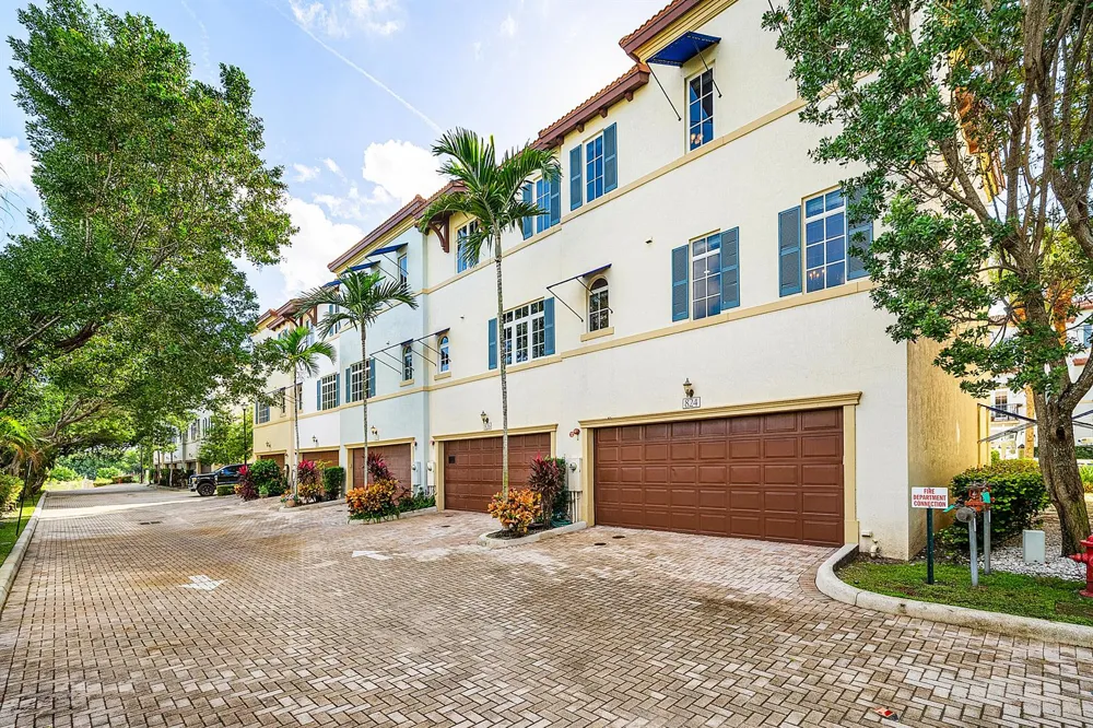 824 Virginia Garden Drive Boynton Beach, FL 33435