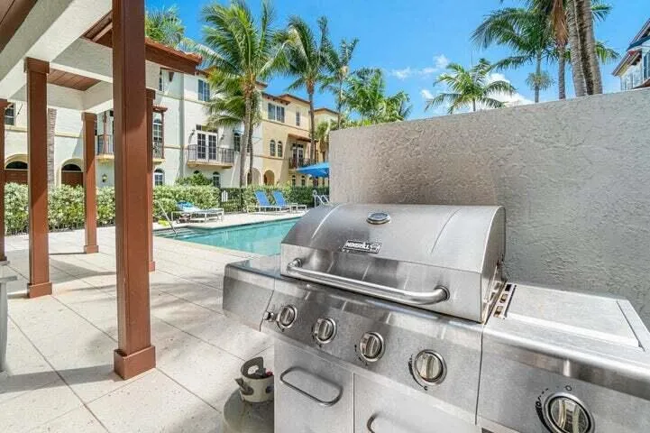 824 Virginia Garden Drive Boynton Beach, FL 33435