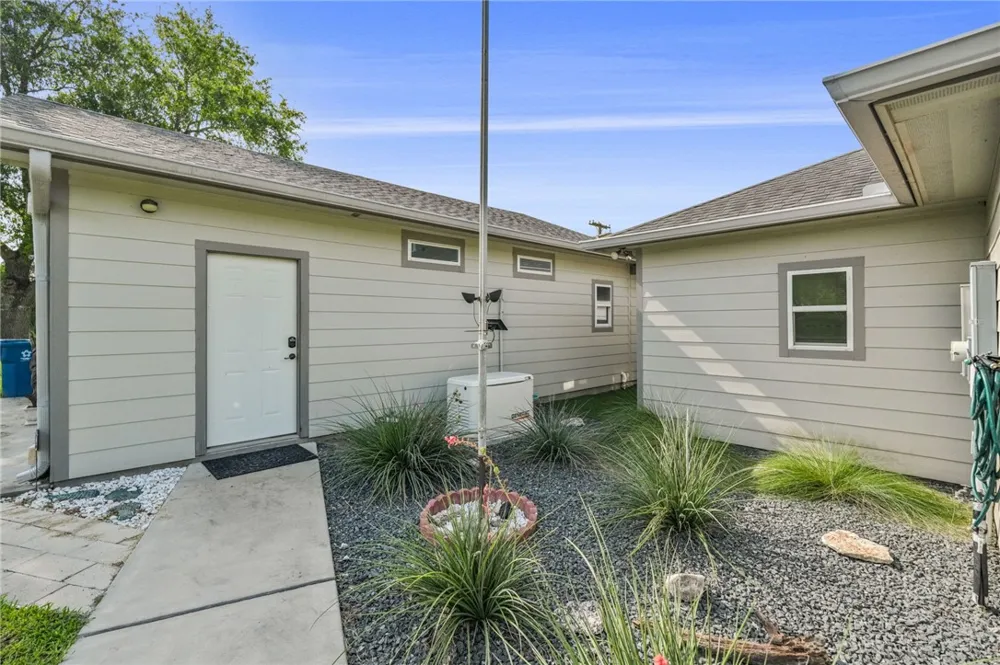 4551 County Road 2221 Odem, TX 78370