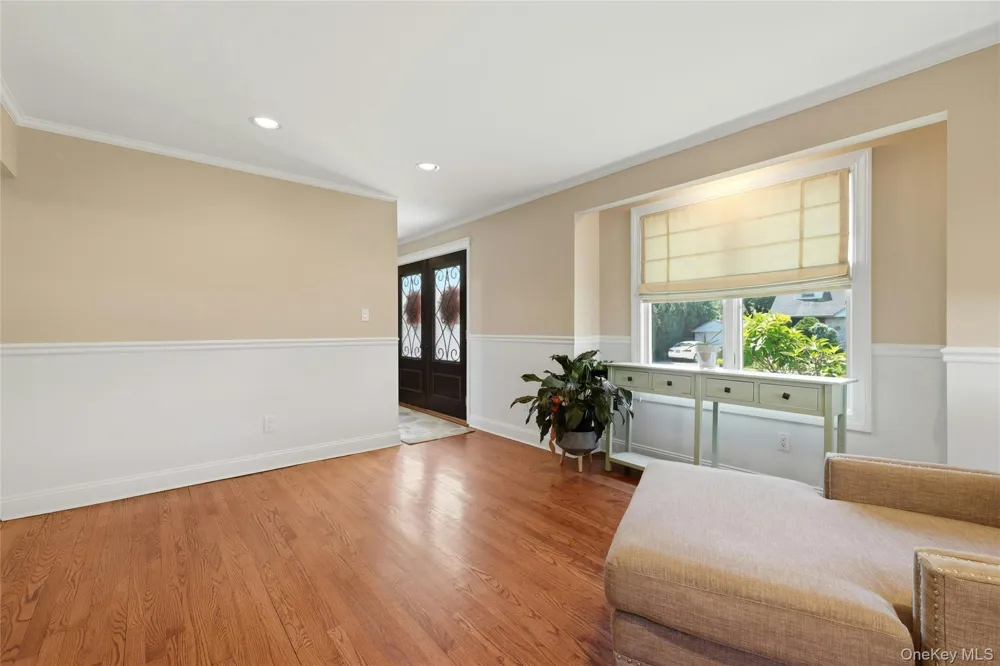 852 Jackson Avenue Franklin Square, NY 11010