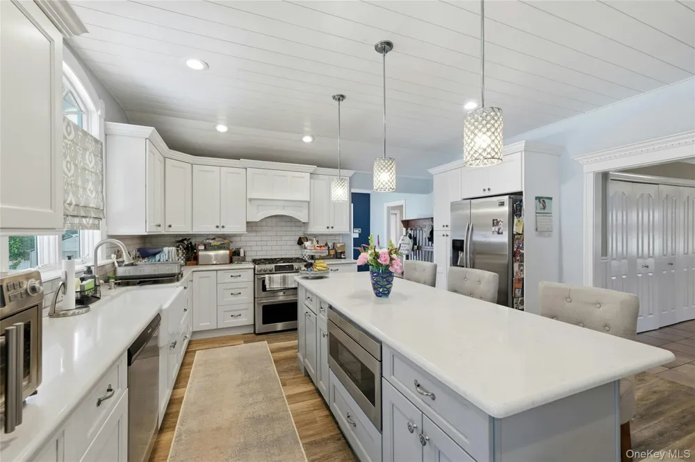 852 Jackson Avenue Franklin Square, NY 11010