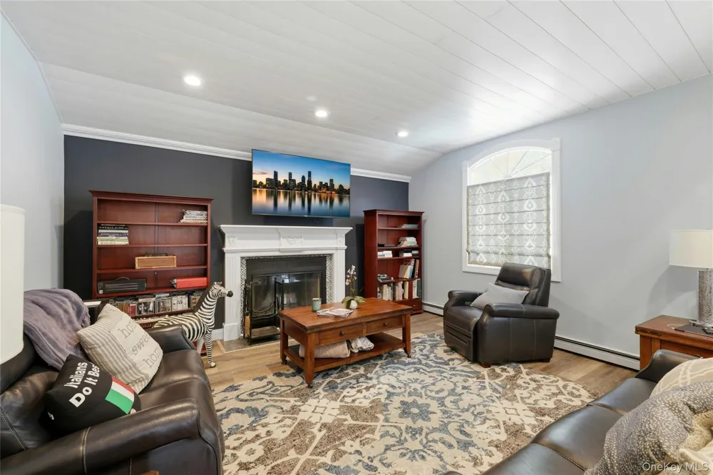 852 Jackson Avenue Franklin Square, NY 11010