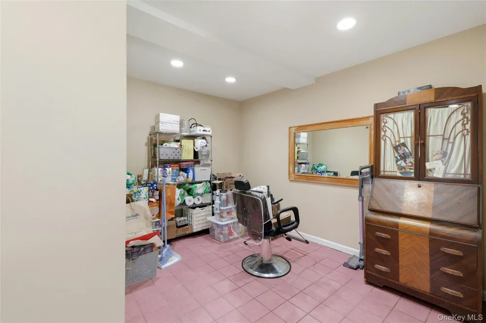 852 Jackson Avenue Franklin Square, NY 11010