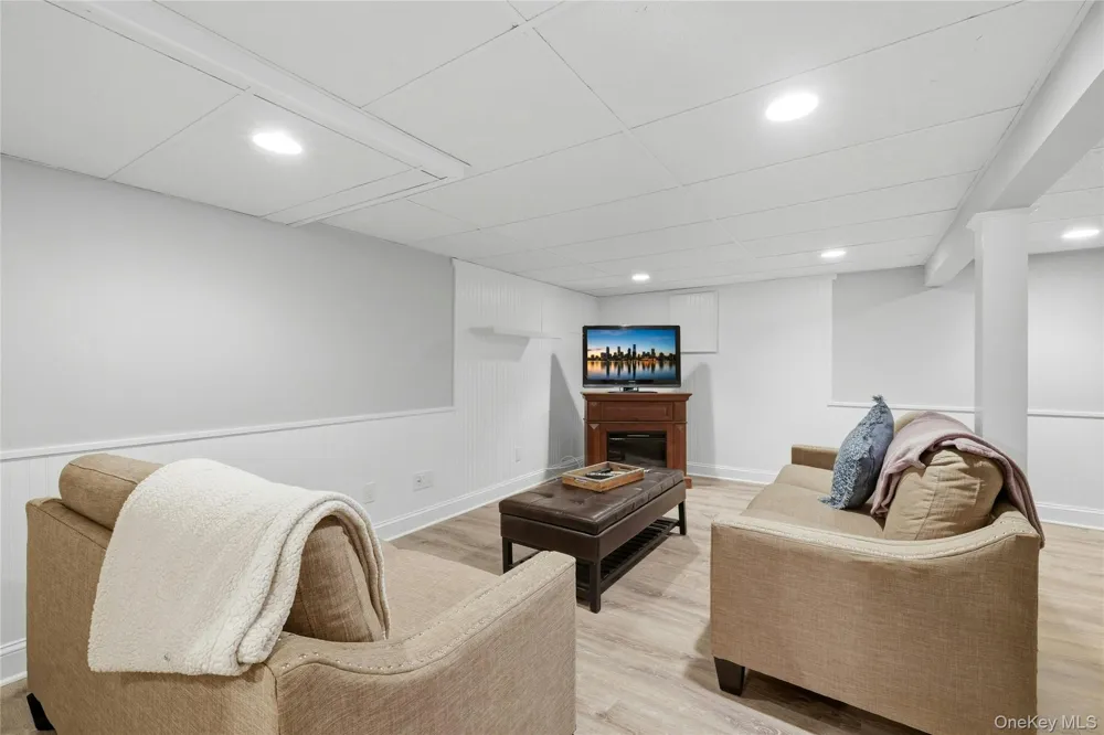 852 Jackson Avenue Franklin Square, NY 11010