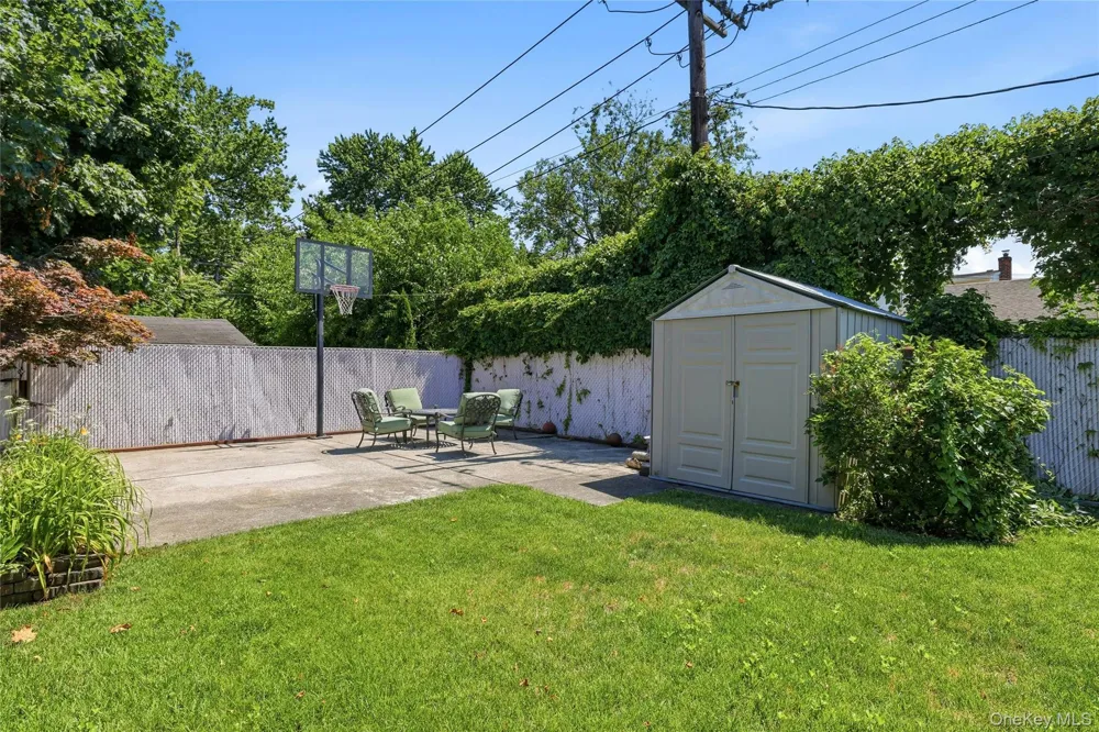 852 Jackson Avenue Franklin Square, NY 11010