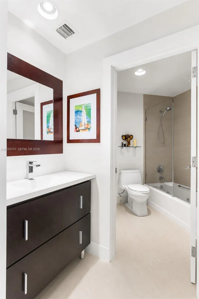 888 Brickell Key Dr #1002 Miami, FL 33131