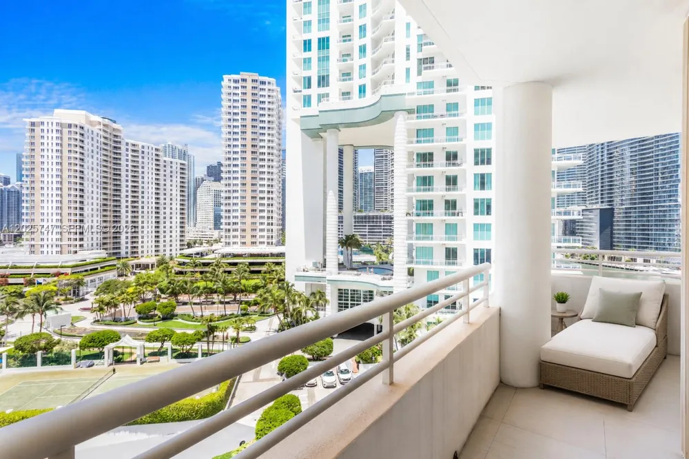 888 Brickell Key Dr #1002 Miami, FL 33131