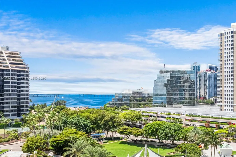 888 Brickell Key Dr #1002 Miami, FL 33131
