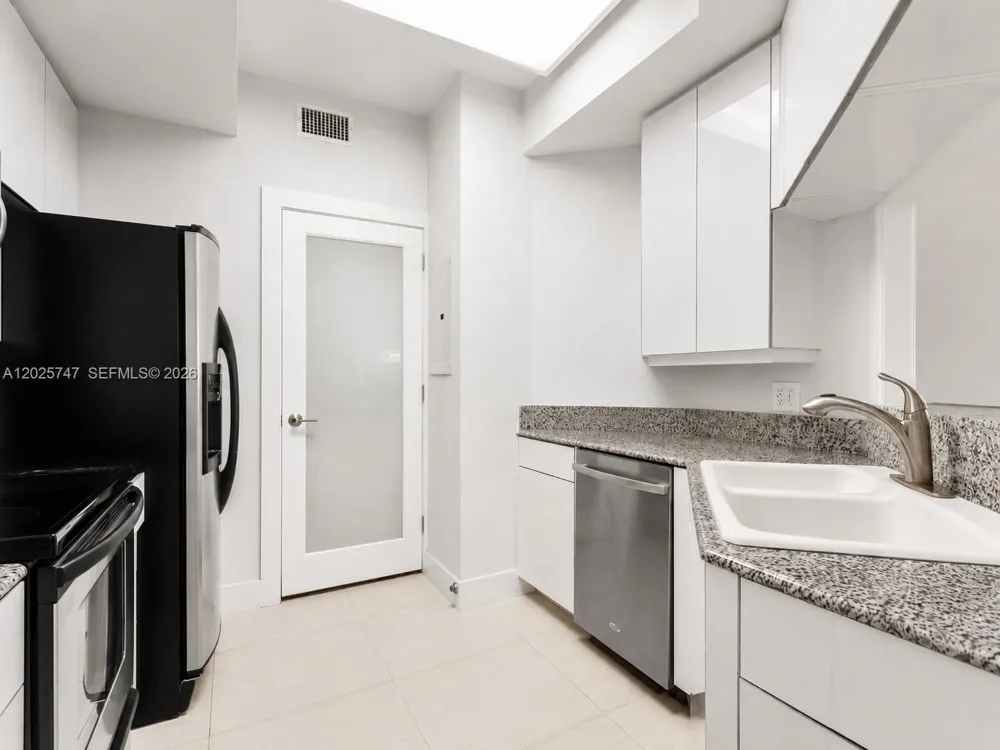 888 Brickell Key Dr #1002 Miami, FL 33131