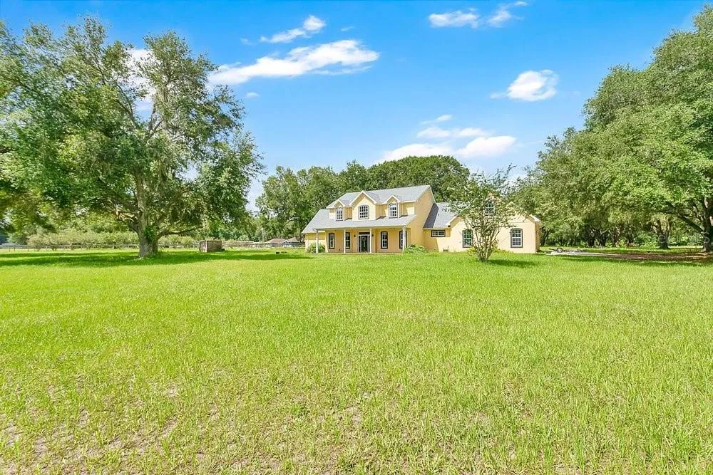 3700 SE 183RD AVENUE ROAD Ocklawaha, FL 32179