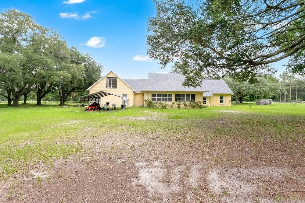 3700 SE 183RD AVENUE ROAD Ocklawaha, FL 32179