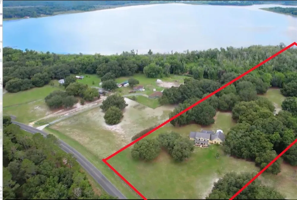 3700 SE 183RD AVENUE ROAD Ocklawaha, FL 32179