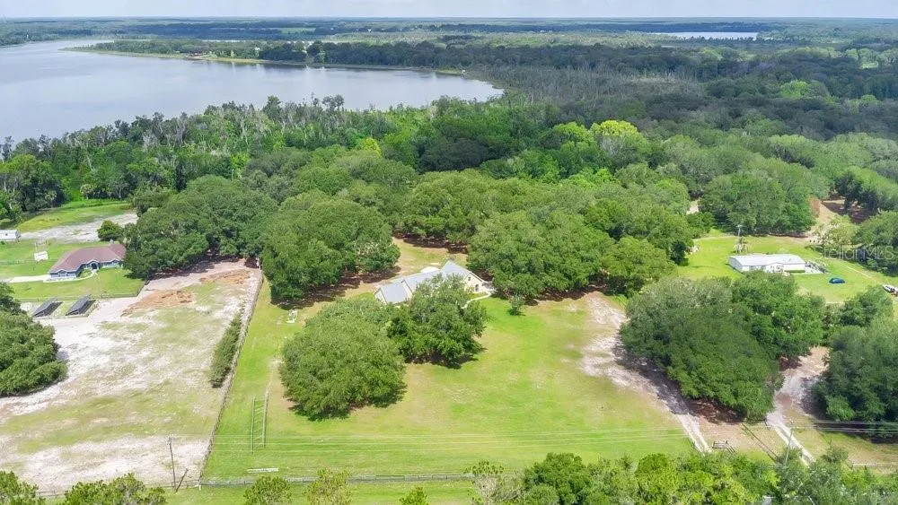 3700 SE 183RD AVENUE ROAD Ocklawaha, FL 32179
