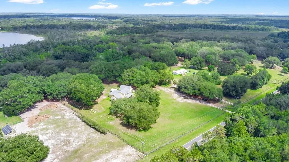 3700 SE 183RD AVENUE ROAD Ocklawaha, FL 32179
